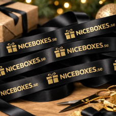 Gavebånd med eget trykk 15 mm, 3000 meter (300 m/rull x 10 ruller) Gavebånd med eget trykk 15 mm, 3000 meter (300 m/rull x 10 ruller)